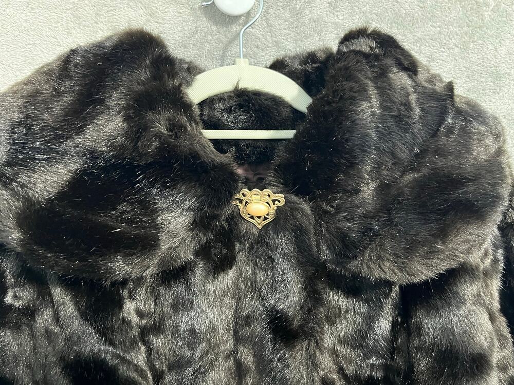 VTG Gold Tone Faux Pearl Fur Clip Victorian Revival Sweater Scarf Collar Clasp